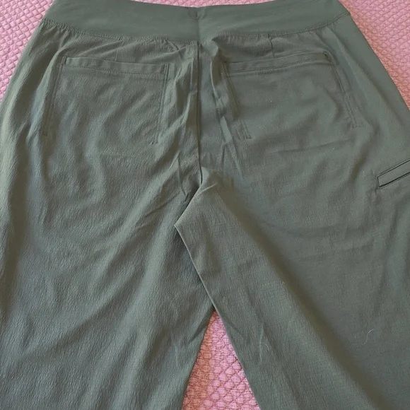 Athleta Trekkie North Aspen Olive High Rise Joggers - Picture 14 of 16